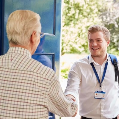 Chairty Workers shaking hands 1x1