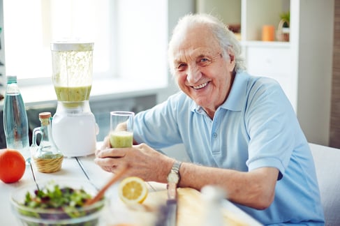 elderly-man-with-healthy-smoothie